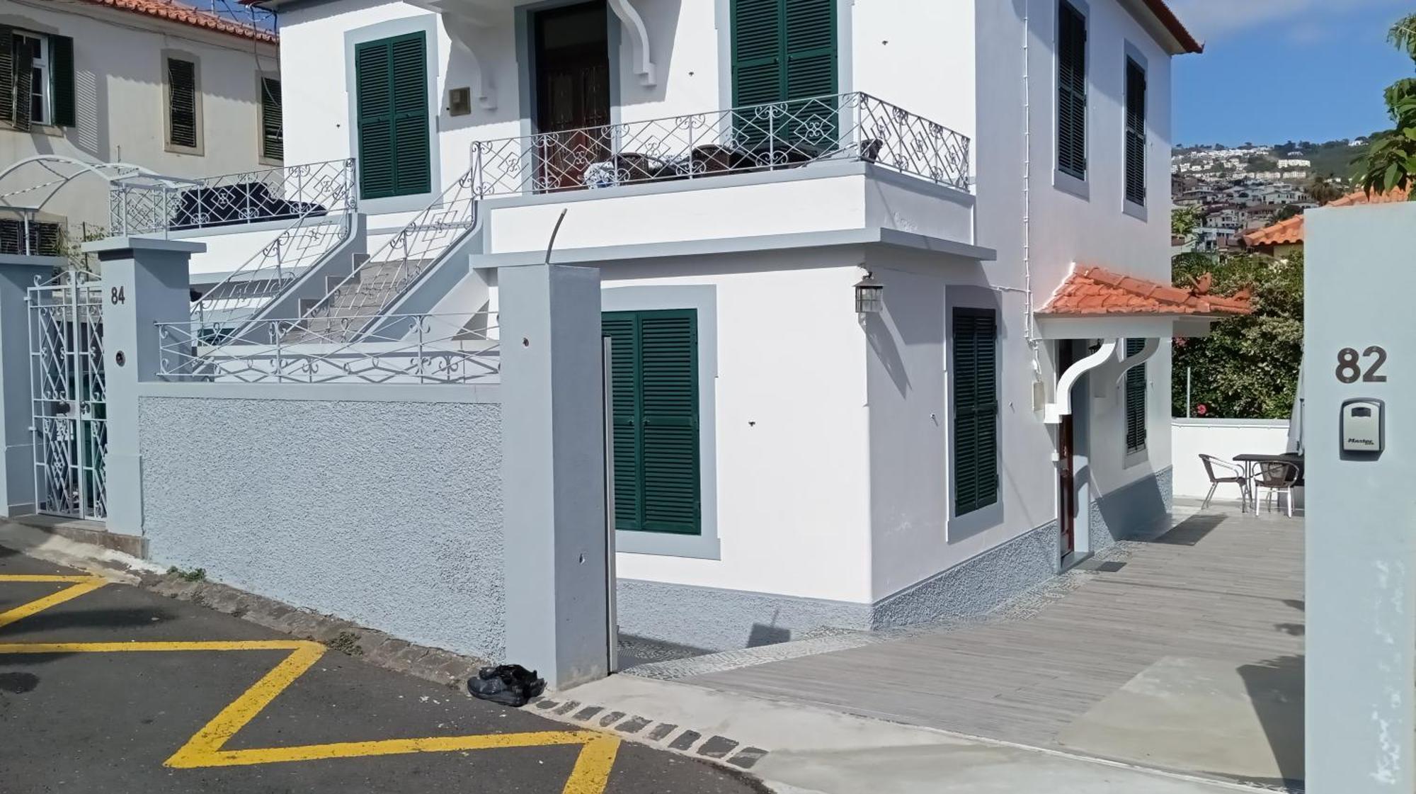 Bus Stop House 82 Funchal  Exterior photo